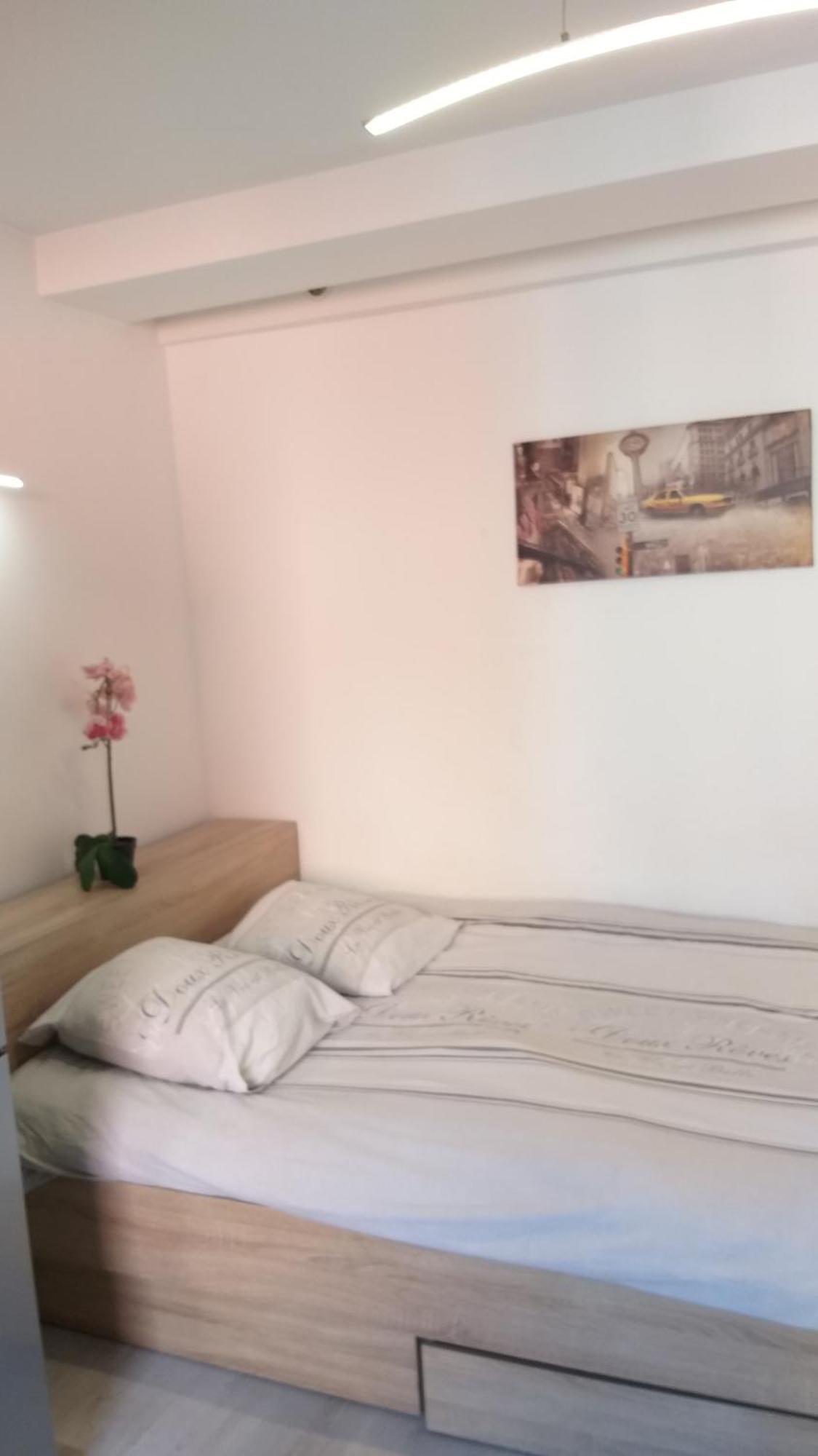 Magnifique Studio Au Coeur Historique De Frejus Ngoại thất bức ảnh